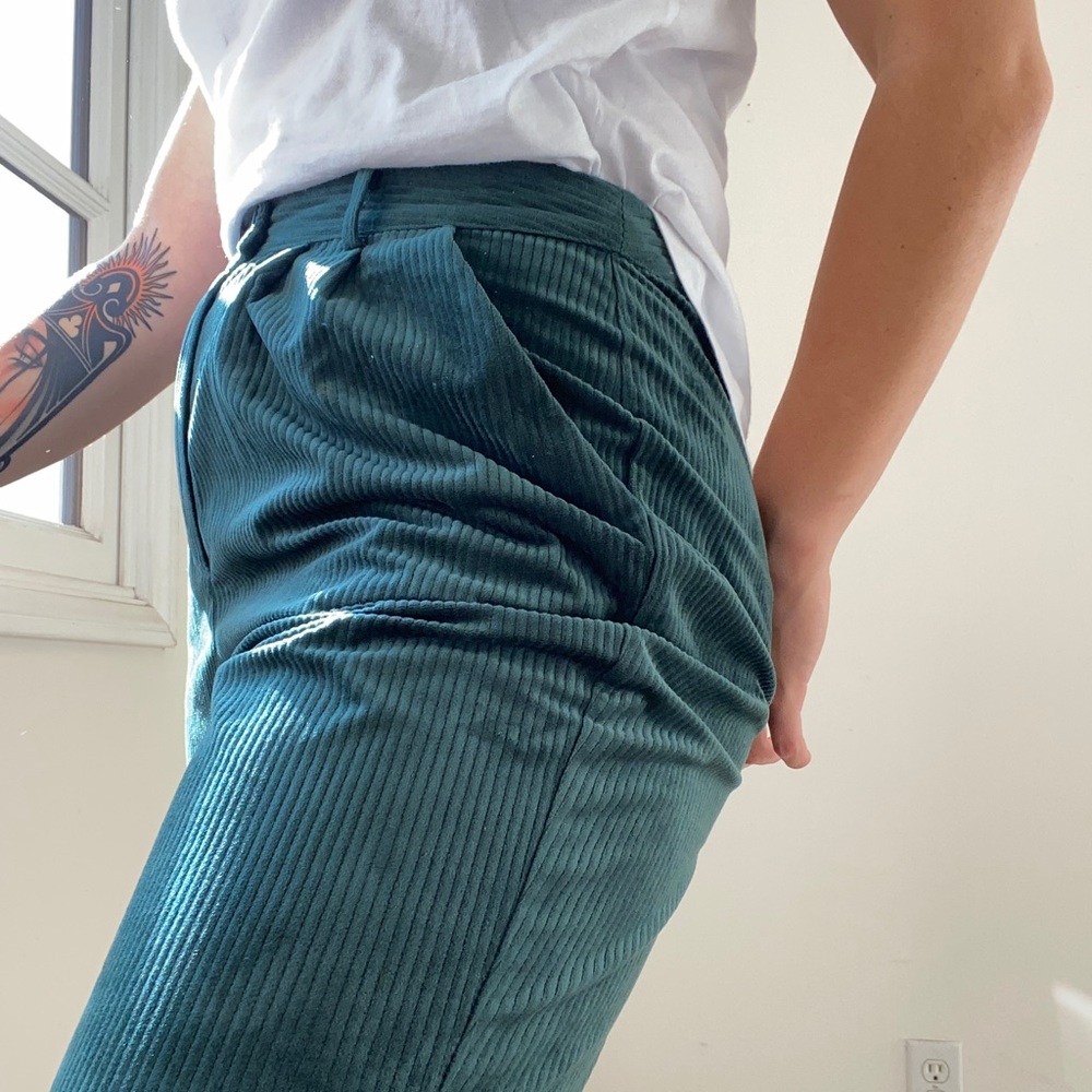 High waisted corduroy Ankle Trousers